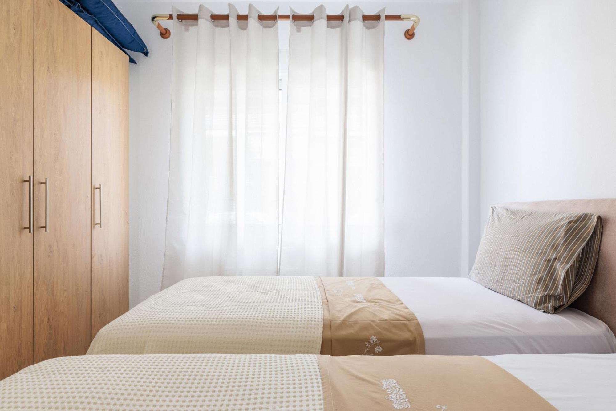 Apartment Next To The Sea Paralia Dionysiou Exterior photo